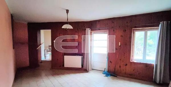 Maison de 110 m² à Chalais, avec de nombreuses dépendances