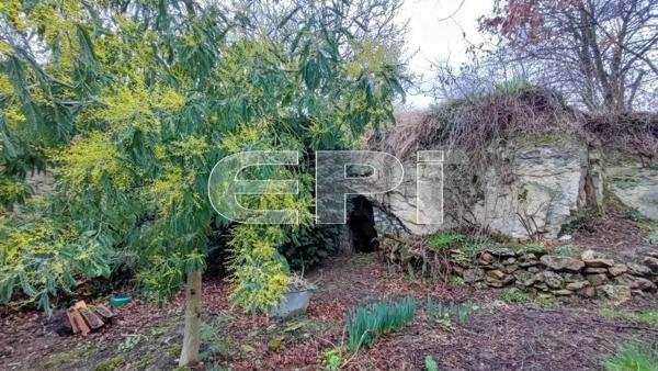 Maison de 110 m² à Chalais, avec de nombreuses dépendances