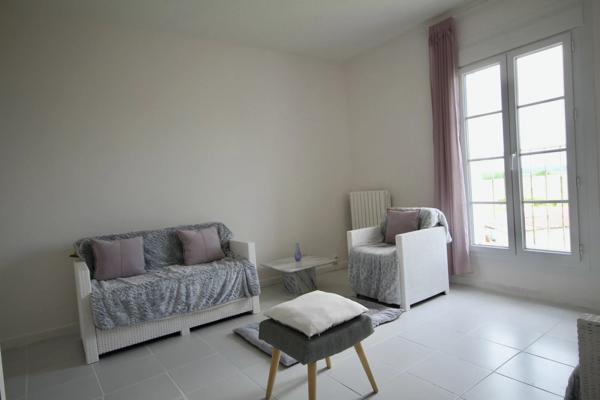 Une maison en pierre avec boulodrome, club house et 2 gîtes à proximité d'Eymet