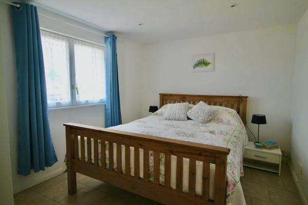 Une maison en pierre avec boulodrome, club house et 2 gîtes à proximité d'Eymet