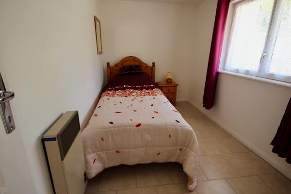 Une maison en pierre avec boulodrome, club house et 2 gîtes à proximité d'Eymet