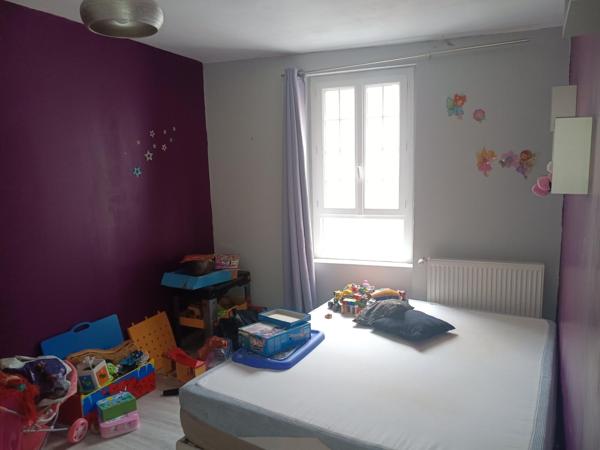 Vente maison de ville Chauvigny (86300), 150.00m² avec 5 pièce(s) dont 3 chambre(s) sur 350.00m² de terrain. La Bruyere Immobilier