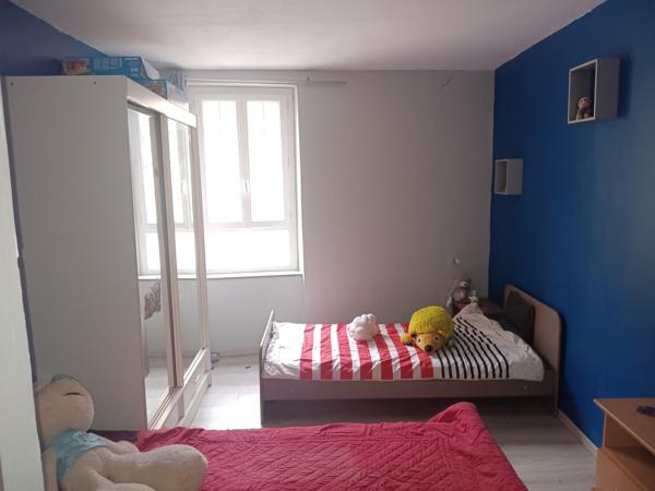 Vente maison de ville Chauvigny (86300), 150.00m² avec 5 pièce(s) dont 3 chambre(s) sur 350.00m² de terrain. La Bruyere Immobilier