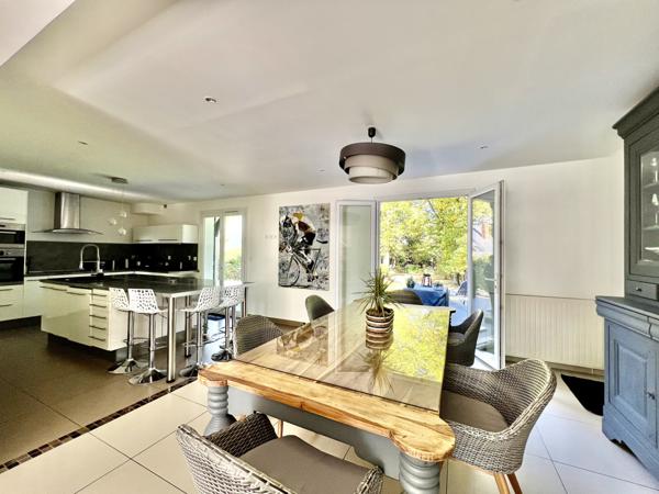 Marcoussis (91460) Propriété d'exception de 342m2 au sol -2 maisons sur la butte de Marcoussis- Piscine- Terrain de 3279m2