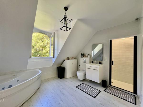 Marcoussis (91460) Propriété d'exception de 342m2 au sol -2 maisons sur la butte de Marcoussis- Piscine- Terrain de 3279m2