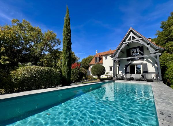 Marcoussis (91460) Propriété d'exception de 342m2 au sol -2 maisons sur la butte de Marcoussis- Piscine- Terrain de 3279m2