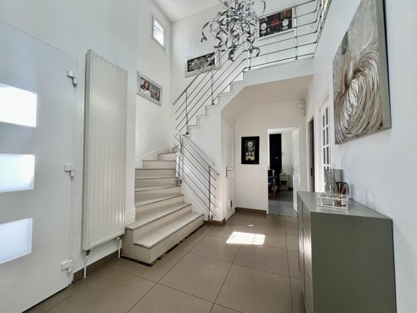 Marcoussis (91460) Propriété d'exception de 342m2 au sol -2 maisons sur la butte de Marcoussis- Piscine- Terrain de 3279m2