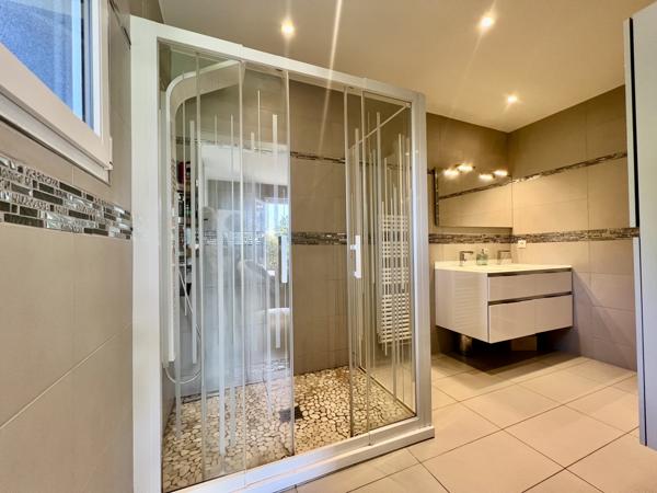 Marcoussis (91460) Propriété d'exception de 342m2 au sol -2 maisons sur la butte de Marcoussis- Piscine- Terrain de 3279m2