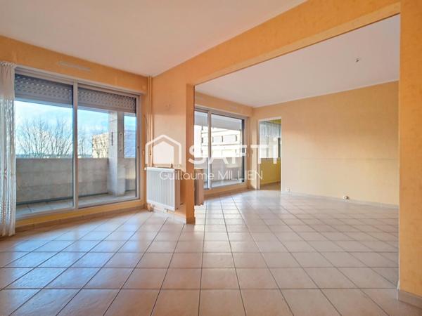 T4 avec balcon résidence Hôtel de ville