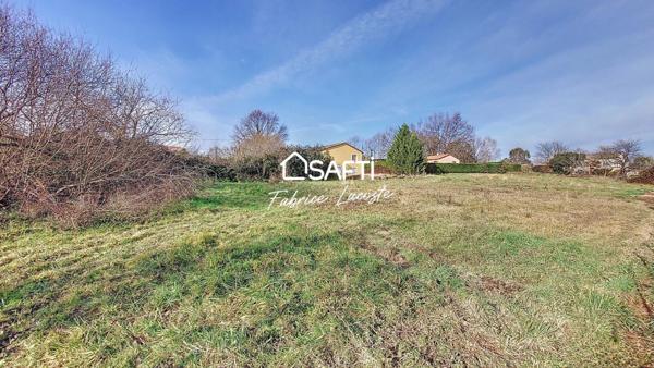 Terrain constructible 2207 m²