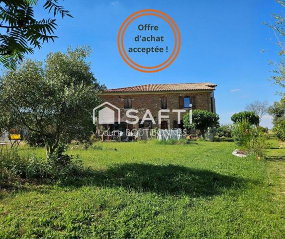 Maisons de caractère de 1700 avec cachet et pigeonnier