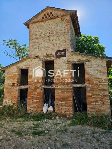 Maisons de caractère de 1700 avec cachet et pigeonnier