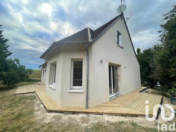 Maison 15 pièces de 445 m² à Rochecorbon (37210)