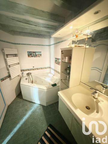 Maison 15 pièces de 445 m² à Rochecorbon (37210)