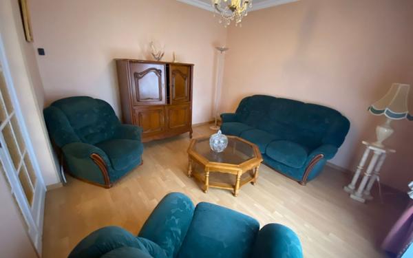 Maison à vendre    8 pièces • 158 m2 Saint-Loubès