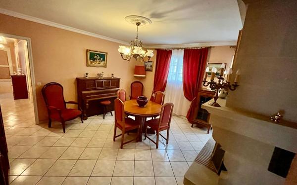 Maison à vendre    8 pièces • 158 m2 Saint-Loubès