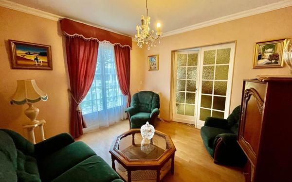 Maison à vendre    8 pièces • 158 m2 Saint-Loubès