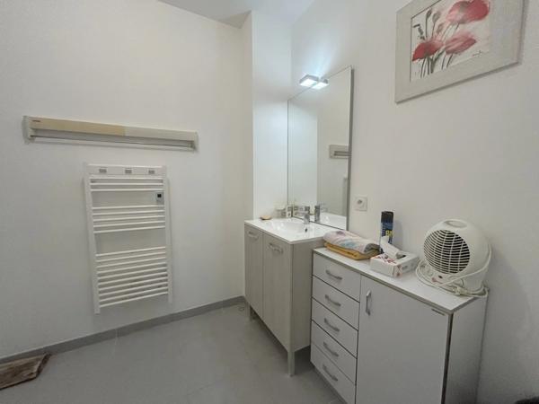 APPARTEMENT F3 NEUVILLE CENTRE