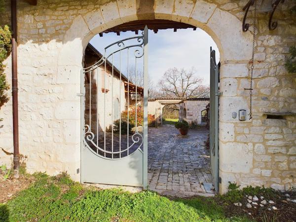 Domaine d'exception au Pays Cordelais avec 5 ha de terrain
