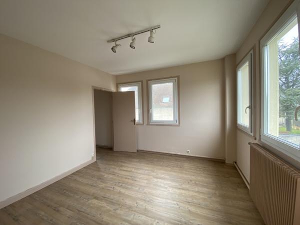 Location Bureau 4 pièces Compiègne (60200)