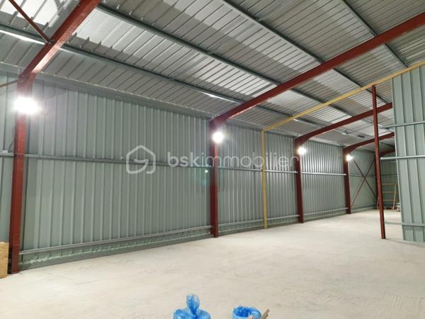 Local d'activités de 360 m²