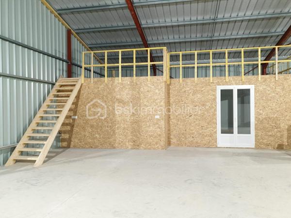 Local d'activités de 360 m²