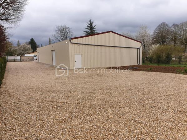 Local d'activités de 360 m²