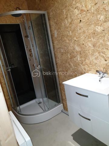 Local d'activités de 360 m²