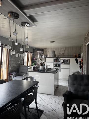 Maison à vendre 7 pièces 178,78 m² Viarmes