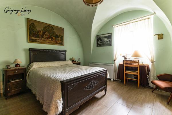 Ancienne bergerie avec terrain de 9000m²