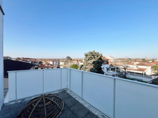Appartement Blagnac 2 pièces avec balcons et parking