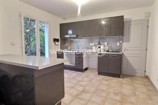 Maison à vendre 4 pièces de 99 m² à Peyrolles-en-Provence