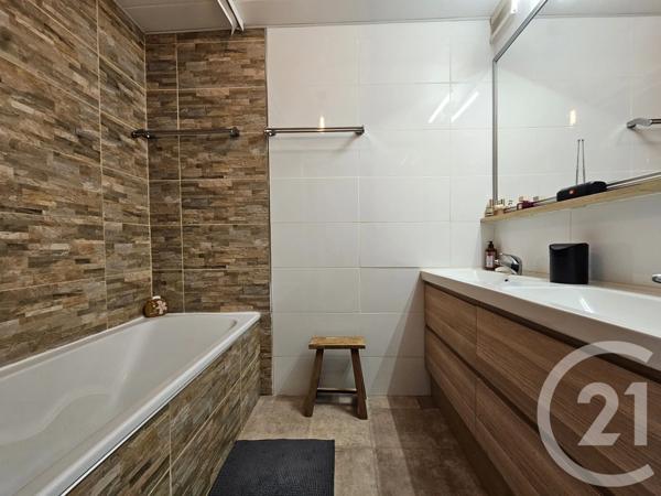 Appartement F4 à vendre  5 pièces - 133,49 m 2   LATTES  - 34