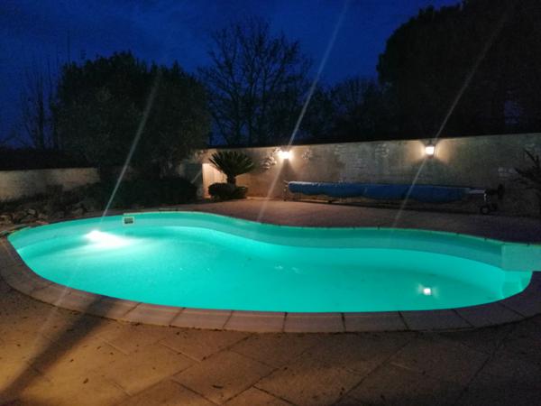 MAISON CHARENTAISE AVEC STUDIO PISCINE DEPENDANCES 247 M²