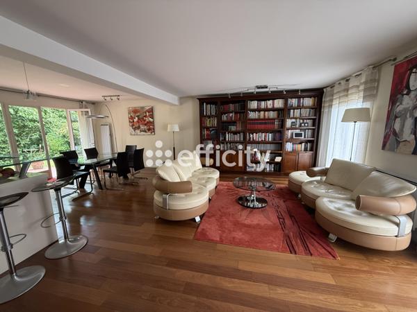 Maison
         8 pièces
        - 175 m² 895 000 € *