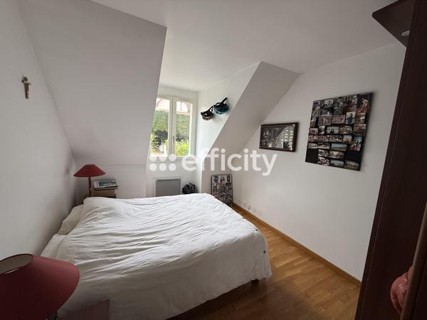 Maison
         8 pièces
        - 175 m² 895 000 € *