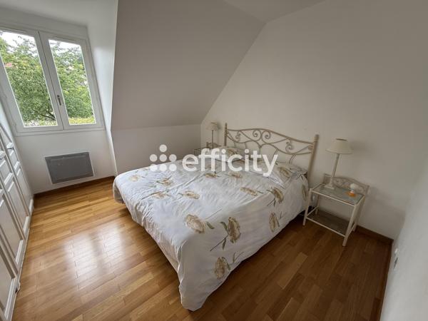Maison
         8 pièces
        - 175 m² 895 000 € *
