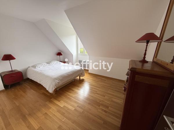 Maison
         8 pièces
        - 175 m² 895 000 € *