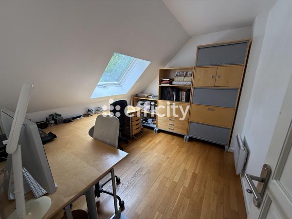 Maison
         8 pièces
        - 175 m² 895 000 € *