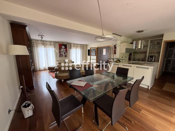 Maison
         8 pièces
        - 175 m² 895 000 € *