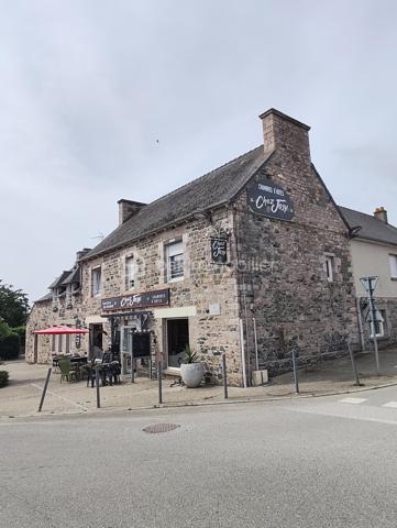 A vendre (cause retraite) Bar Restaurant Crêperie Chambres d'Hôtes, situé dans une commune à 3km de la mer (Erquy Sables d'Or les Pins).
Cet établissement de caractère 50 couverts intérieur 25 couverts terrasse vous propose des repas du midi, le soir également pendant la saison.
Clientèle locale existante, touristique pendant la saison avec 4 chambres d'Hôtes.
Menu le midi, Bar, jeux.
Endroit très agréable pour passer un bon moment, au calme, paisible et proche des plages.
Très bonne qualité de vie.
Appartement d'environ 100m2 à l'étage , bail 3/6/9 le tout 1505e TTC de loyer.
Affaire avec CA existant qui peut être développer .
Si vous recherchez dans ce secteur, vous pouvez me contacter au 0610586227 Hervé Lorans BSKimmobilier