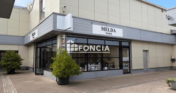 À vendre Local commercial 121 m² - Pontault-combault 77340
