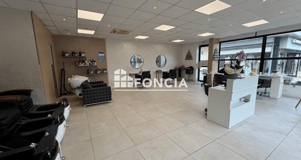 À vendre Local commercial 121 m² - Pontault-combault 77340
