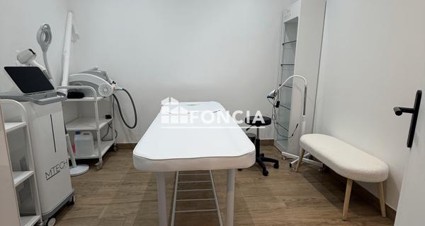 À vendre Local commercial 121 m² - Pontault-combault 77340