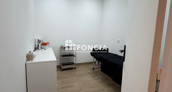 À vendre Local commercial 121 m² - Pontault-combault 77340