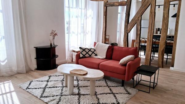 Appartement meublé avec vue imprenable sur l'Yonne.