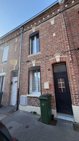 Maison de ville séjour + deux chambres