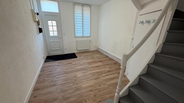 Maison de ville séjour + deux chambres