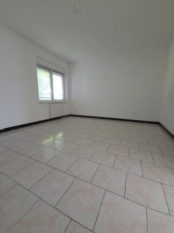 Ensemble immobilier de 128 m² avec jardin
