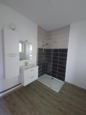 Ensemble immobilier de 128 m² avec jardin